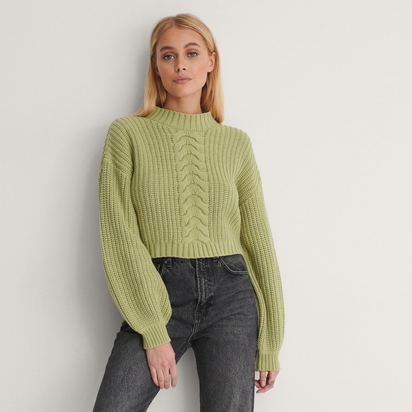 Green Sweater - Picture 4 of 8